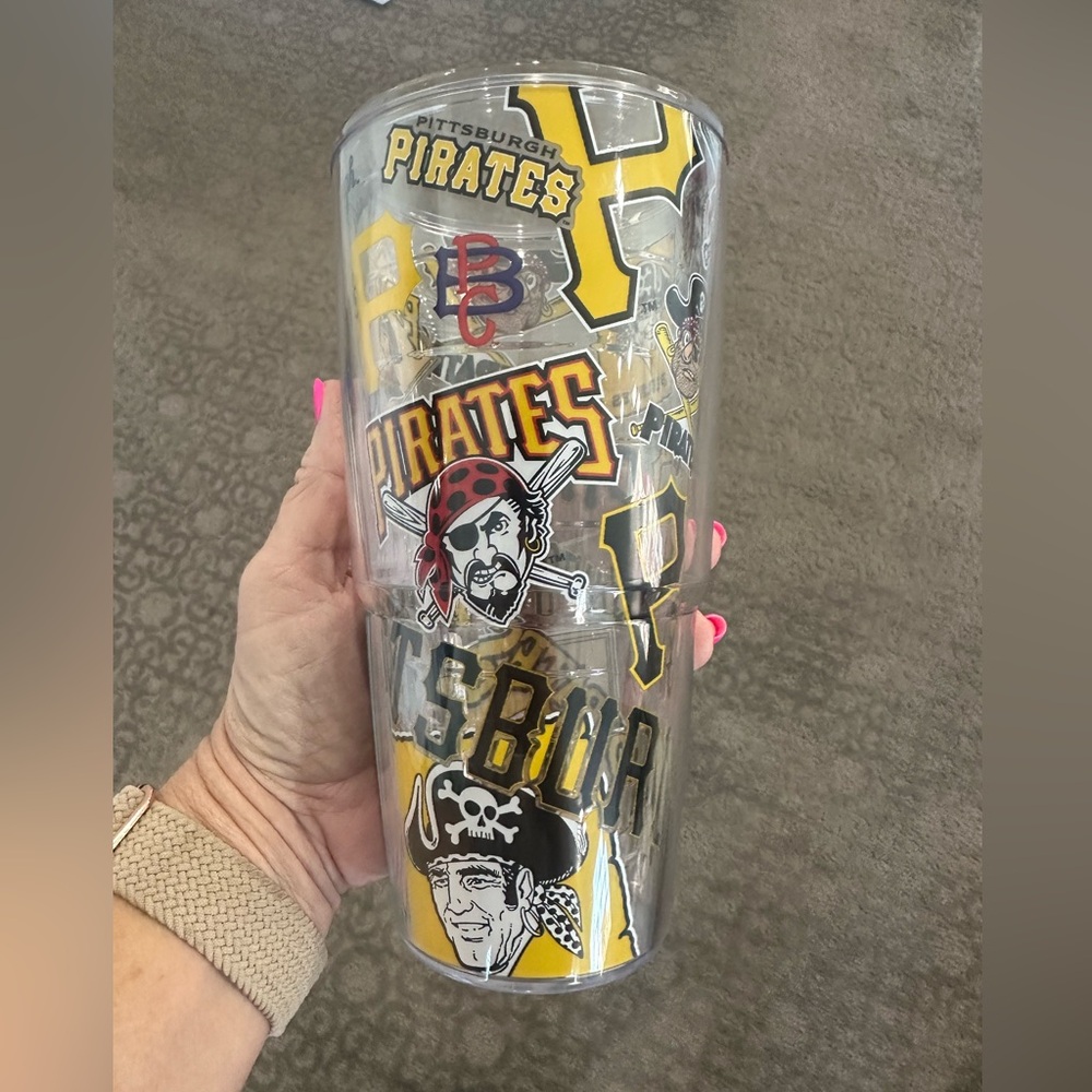 Nwt MLB Pittsburgh Pirates baseball lover 24 ounce with lid. Tervis insulated.